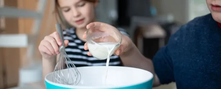 6 Kitchen Chemistry Experiments That Will Amaze Your Kids